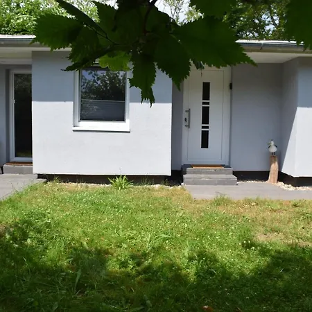 Vakantiehuis Ferienhaeuschen Moewenschiss, 500m Zum